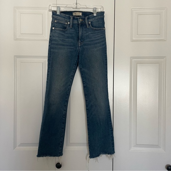 Cali Demi-Boot Jeans in Fleetwood Wash - Picture 2 of 10